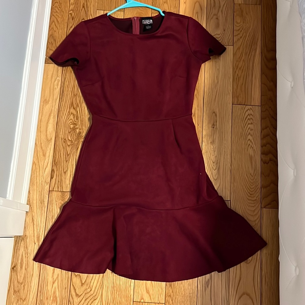Red velvet fitted dress